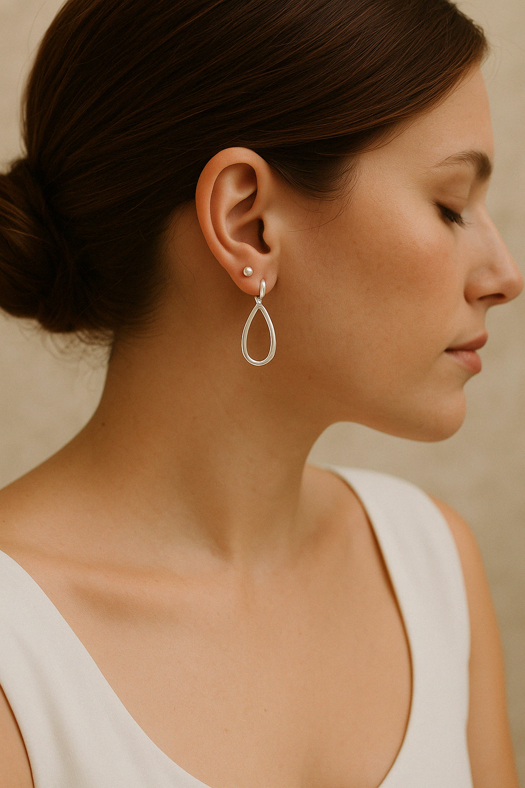 How Do I Pick the Right Earrings for My Face Shape?