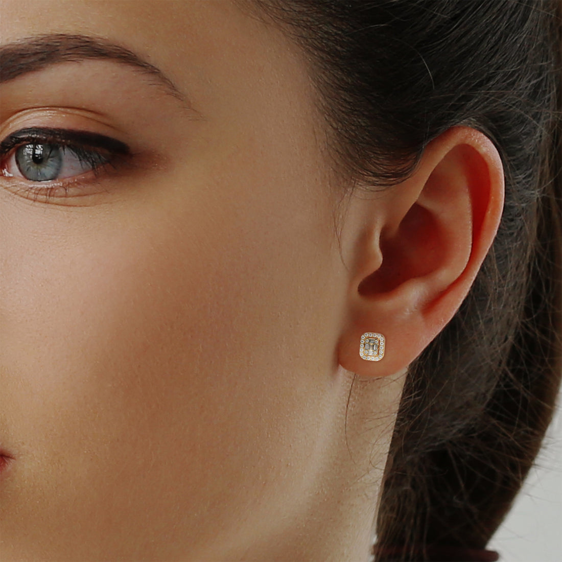 Elegant Emerald & Round Lab-Grown Diamond Gold Halo Stud Earrings | 1.13 CTW